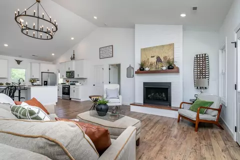 11316 W Bradley Ln, Rocheport, MO 65279