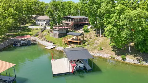 1008 Kennedy Ln, Keytesville, MO 65261