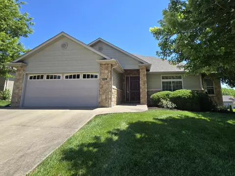 6802 Stanwood Dr, Columbia, MO 65203