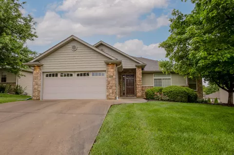 6802 Stanwood Dr, Columbia, MO 65203