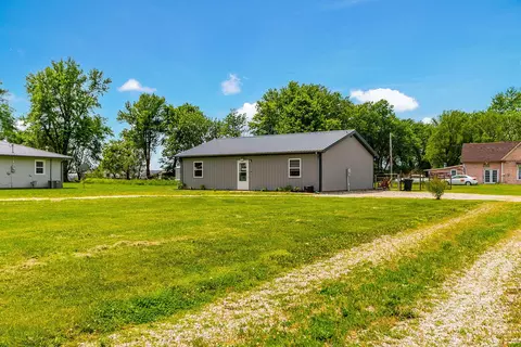 Exterior - 305 N Morris Ave, Clark, MO 65243 photo 9 of 12