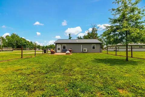 Exterior - 305 N Morris Ave, Clark, MO 65243 photo 3 of 12