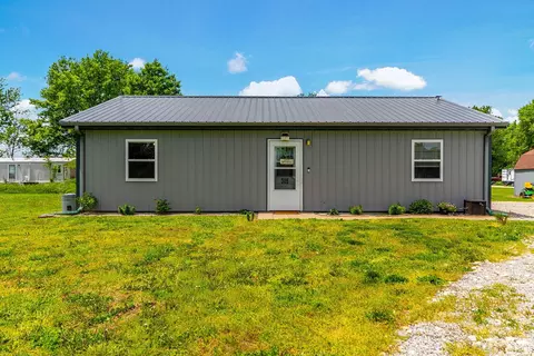 Exterior - 305 N Morris Ave, Clark, MO 65243 photo 11 of 12