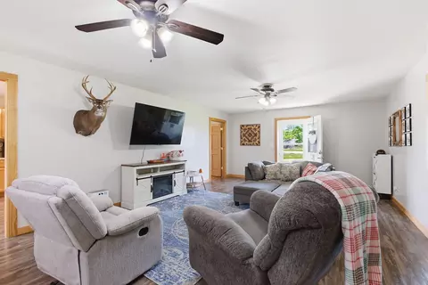 Living - 305 N Morris Ave, Clark, MO 65243 photo 7 of 7