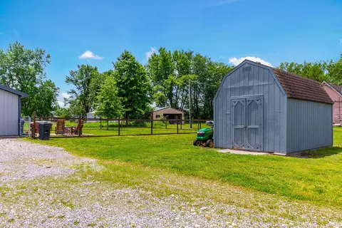 Exterior - 305 N Morris Ave, Clark, MO 65243 photo 6 of 12