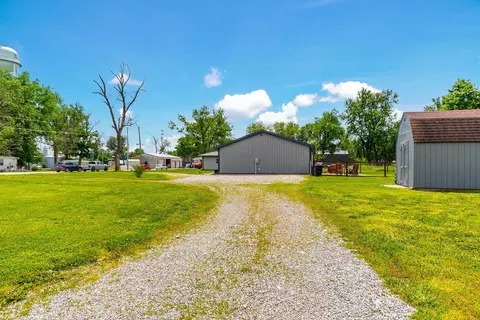 Exterior - 305 N Morris Ave, Clark, MO 65243 photo 7 of 12
