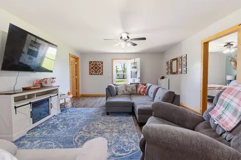 Living - 305 N Morris Ave, Clark, MO 65243 photo 5 of 7