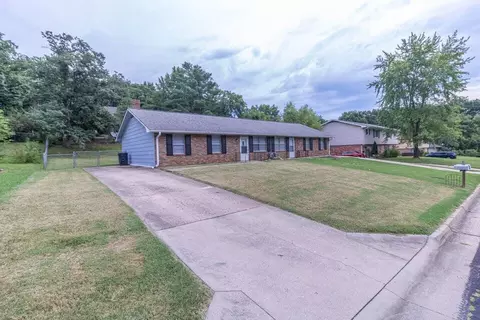 1713-1715 Stanford Dr, Columbia, MO 65203
