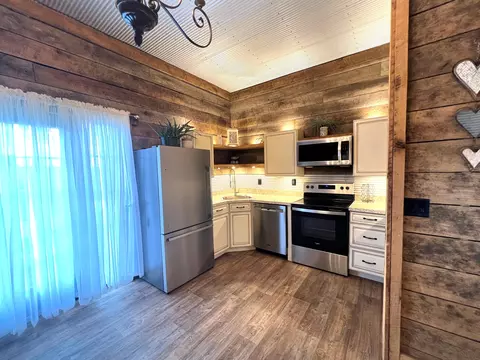 Kitchen - 13985 N Pilot, Pilot Grove, MO 65276 photo 3 of 4