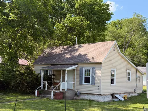 801 W 7th St, Fulton, MO 65251