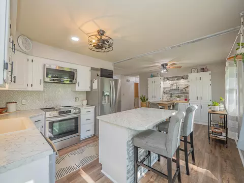 Kitchen - 101 Lakeview Dr, Glasgow, MO 65254 photo 1 of 4