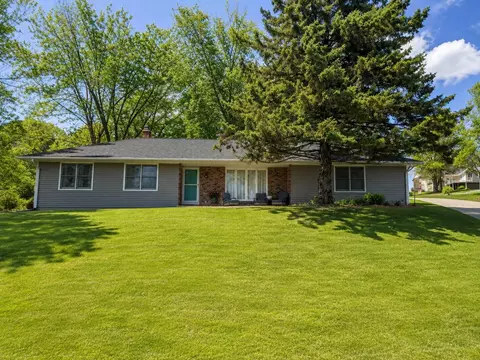 101 Lakeview Dr, Glasgow, MO 65254