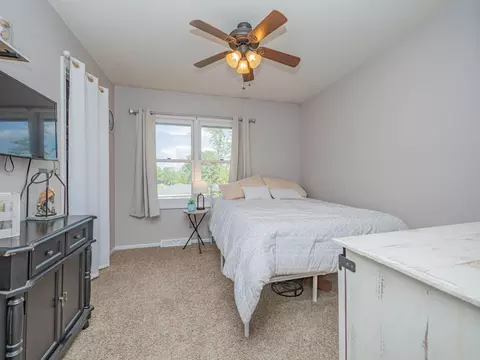 Bedroom - 101 Lakeview Dr, Glasgow, MO 65254 photo 1 of 3