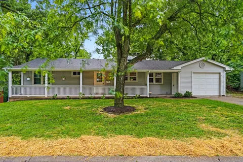 11 Morningside Dr, Boonville, MO 65233