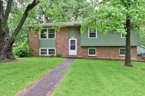 2205 N Hawthorn Dr, Columbia, MO 65202