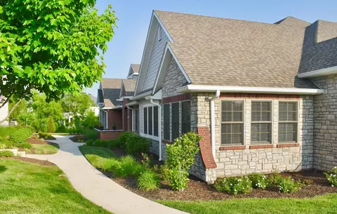1718 Linkside Dr, Columbia, MO 65201