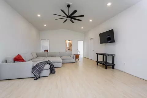Living - 6160 Audrain Road 165, Sturgeon, MO 65284 photo 3 of 4