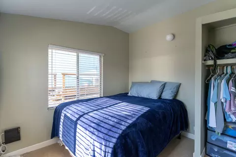 Bedroom - 425 W Shore Dr, Cairo, MO 65239 photo 4 of 4