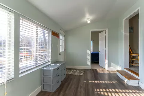 Entry Way - 425 W Shore Dr, Cairo, MO 65239 photo 2 of 2