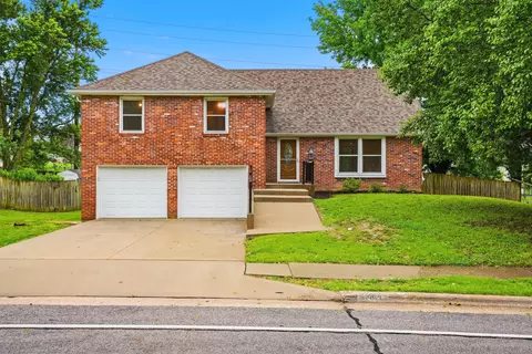 3814 Rollins Rd, Columbia, MO 65203