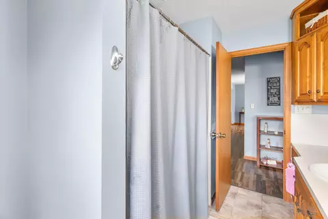 Bath - 101 E Reed St, Fulton, MO 65251 photo 3 of 5