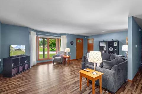 Living - 101 E Reed St, Fulton, MO 65251 photo 1 of 4