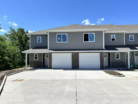 7860 N Glen Meadow Dr #18, Columbia, MO 65202