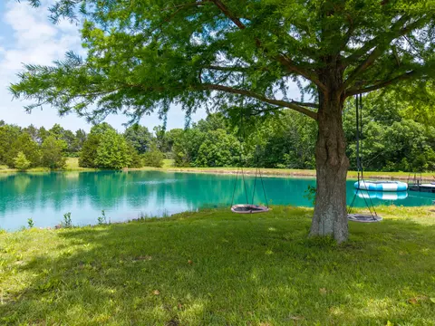 Exterior - 5701 E Flintstone Ln, Ashland, MO 65010 photo 9 of 23