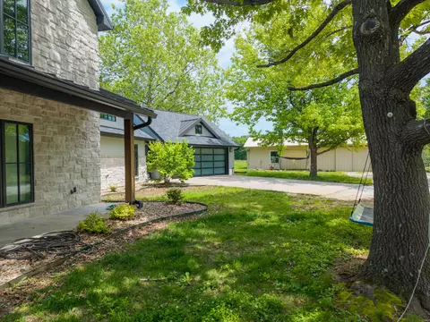 Exterior - 5701 E Flintstone Ln, Ashland, MO 65010 photo 16 of 23