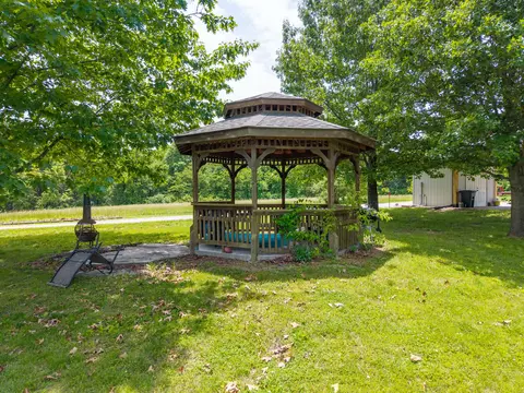 Exterior - 5701 E Flintstone Ln, Ashland, MO 65010 photo 12 of 23