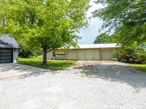 Exterior - 5701 E Flintstone Ln, Ashland, MO 65010 photo 17 of 23