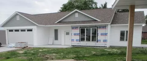 820 N Barela Cir, Centralia, MO 65240