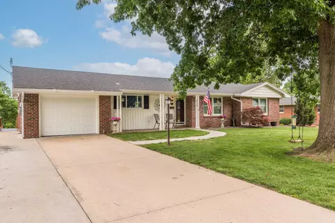 218 Ridgeway Dr, Jefferson City, MO 65109