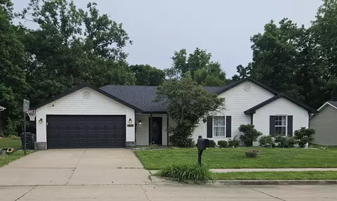 4602 Wren Wood Dr, Columbia, MO 65202