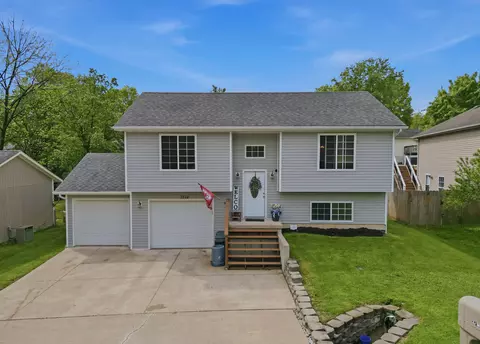 3714 W Campus Dr, Columbia, MO 65203