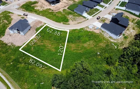 5308 Whisper Dr, Columbia, MO 65203