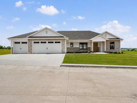 16595 Klinton Dr, Boonville, MO 65233