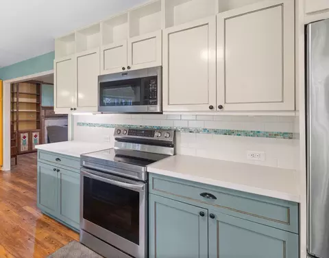 Kitchen - 506 Arbor Dr, Columbia, MO 65201 photo 4 of 5