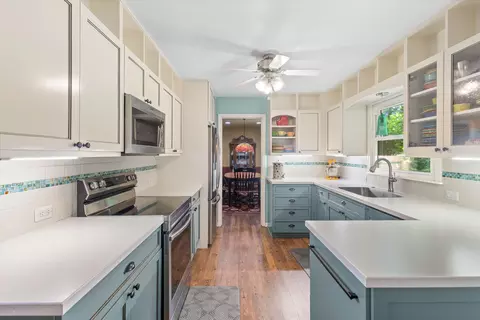 Kitchen - 506 Arbor Dr, Columbia, MO 65201 photo 2 of 5