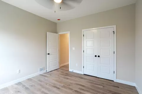 Bedroom - 15255 Amendment Rd, Ashland, MO 65010 photo 3 of 4