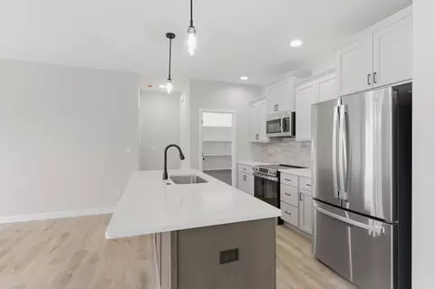 Kitchen - 15255 Amendment Rd, Ashland, MO 65010 photo 2 of 2
