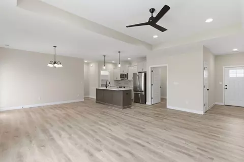 Living - 15255 Amendment Rd, Ashland, MO 65010 photo 2 of 3