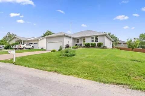 Exterior - 412 W Champain St, Eldon, MO 65026 photo 4 of 11