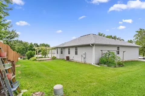 Exterior - 412 W Champain St, Eldon, MO 65026 photo 10 of 11