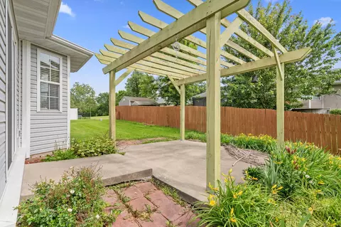 Exterior - 412 W Champain St, Eldon, MO 65026 photo 7 of 11