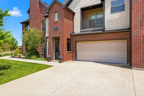 5728 Pergola Dr #203, Columbia, MO 65201