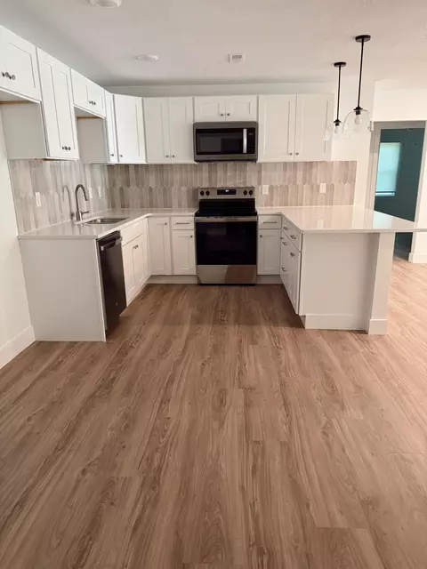 207 Maplewood Dr, Columbia, MO 65203