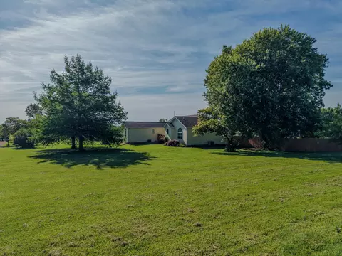 Exterior - 5542 Maple Leaf Dr, Fulton, MO 65251 photo 7 of 7