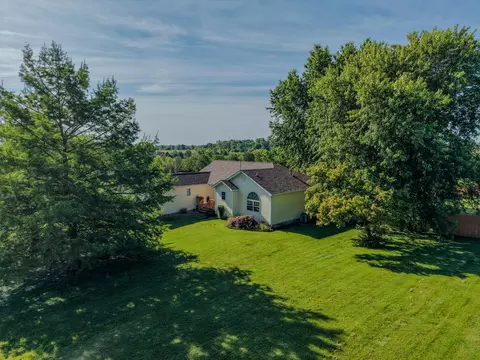 Exterior - 5542 Maple Leaf Dr, Fulton, MO 65251 photo 1 of 7