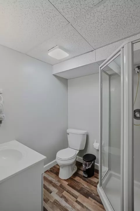 Bath - 5542 Maple Leaf Dr, Fulton, MO 65251 photo 3 of 3
